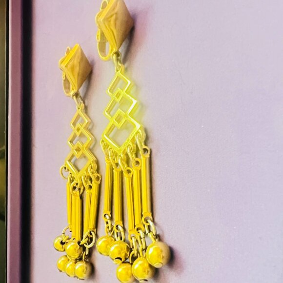 Vtg 30's 3" Geometric Clip-On Dangle Earrings Trifari Gold-Tone 30's Boho Funky - Picture 6 of 7